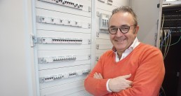 Gerard voor meterkast nieuwbouw Wouters Bouwmaterialen